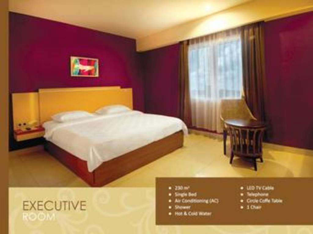 Borneo Hotel Pontianak Exterior foto