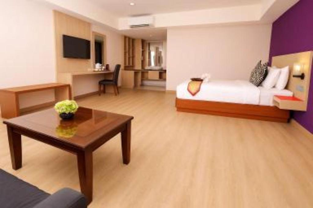 Borneo Hotel Pontianak Exterior foto